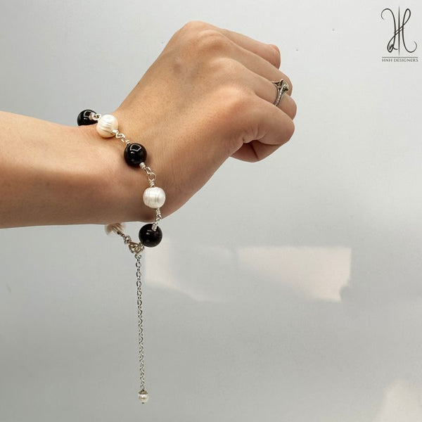 Garnet Pearls Bracelet.