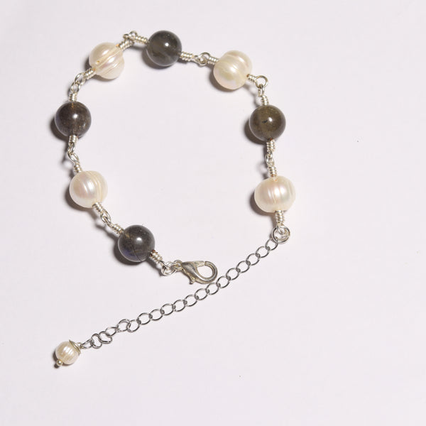 Adjustable Pearls And Labradorite Bracelet . 10MM