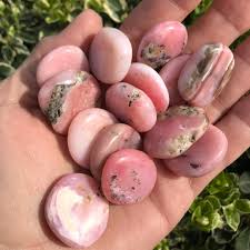 STRAWBERRY QUARTZ AND PEALRS CHARMS BRACELETS.